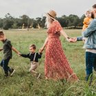 Sin un cambio cultural que resalte lo positivo y emocionante de la paternidad será imposible evitar el colapso demográfico, sostiene Paul Morland. Pero sostiene también que ese cambio es posible.