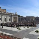 El Papa León, ante decenas de miles de fieles presentes en la canonización de San Carlo Acutis y San Pier Giorgio Frassati.