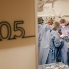 Médicos en quirófano... en muchas ECM el sujeto dice haber visto su cuerpo o el quirófano desde fuera y recordar hechos