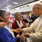 León XIV saluda a los pacientes del Hospital De la Croix en Jal Ed Dib, en su último día de estancia en el Libano.