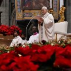 León XIV puso a Jesús, rostro de Dios, y a María, que lo contempló desde el pesebre hasta la Cruz, como fuentes de la paz 'desarmada y desarmante'.