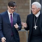 El presidente de la Generalitat de Cataluña, Salvador Illa, y el arzobispo de Tarragona, Joan Planellas.