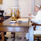 El cardenal Víctor Manuel Fernández despacha con el Papa León XIV