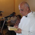 Chus Villarroel explica los carismas y frutos del Espíritu Santo en una predicación detallada en el grupo Maranatha en 2017