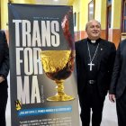 Los obispos Garciandía, de Palencia, y arzobispos Prieto, de Compostela, y Garcia Cordeiro, de Braga, en el Transforma 2026