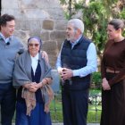 O júri do MasterChef com os dois missionários no Senegal que participaram do programa.
