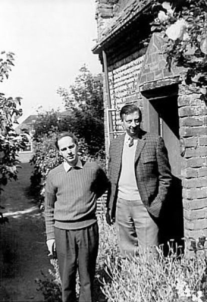 Philip Trower (izda.) y Dunstan Thompson en 1949.