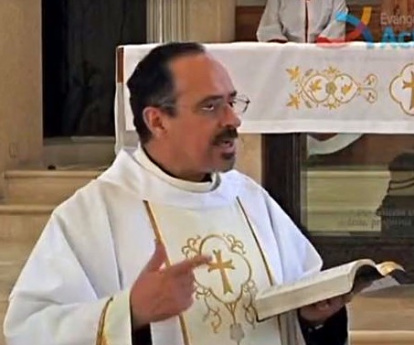 Ernesto María Caro es sacerdote de la diócesis de Monterrey (México).