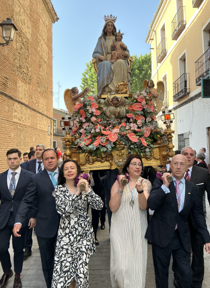 Por primera vez, la Virgen del Castillo, Alcaldesa Perpetua y Honoraria, ha procesionaba por las calles de Talavera de la Reina, participando en la Magna Mariana del Año Jubilar.