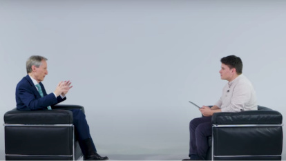 El demógrafo Alejandro Macarrón entrevistado en Lo Que Ahora Importa, una serie de entrevistas de Conferencia Episcopal Española