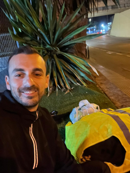 Daniel recorre las carreteras camino de los santuarios marianos.