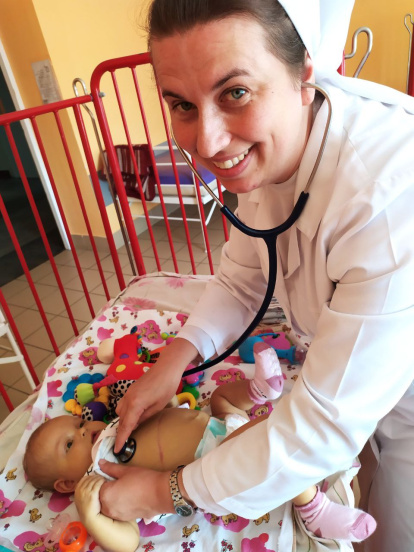 La Madre Eufrosina disfruta como pediatra y ve a Dios actuar en los hospitales y el amor maternal