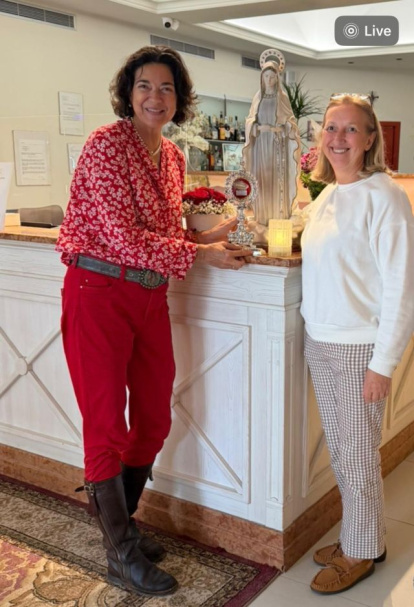 María Vallejo-Nágera con Marija Pavlovic, vidente en Medjugorje.