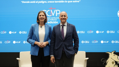 Sophia Kuby, de Alliance Defending Freedom, con Jorge Soley, de la ACdP