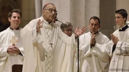El cardenal Omella en la misa de los 10 años de Effetá, retiros para jóvenes; afónico, hizo sólo una felicitación breve