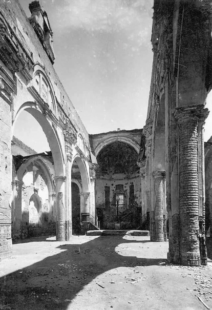 Tras incendios provocados en 1936 así quedó, por ejemplo, la iglesia de La Concepción en Huelva.