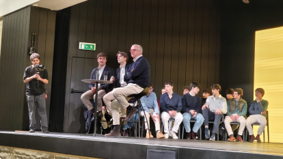 Los más jóvenes se mostraron entusiasmados con el mensaje de Pep.  