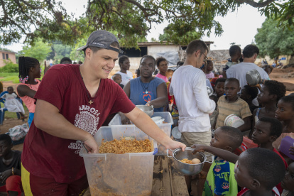 Está completamente prohibido llevar teléfono móvil.