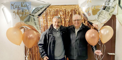 Pedro con el párroco del Buen Suceso, Enrique González.