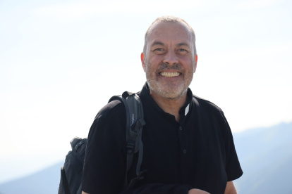 Juan Manuel, sacerdote peregrino: la enfermedad vivida como camino confiado tras las huellas de Cristo.