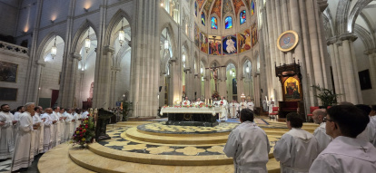 Argüello es el autor de la corona mistérica de la Almudena.