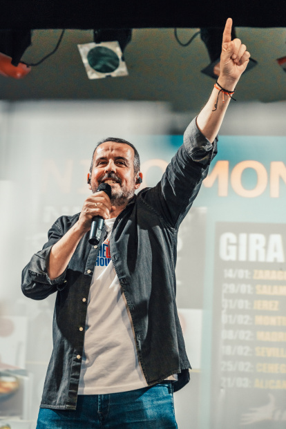 Nico Montero acumula más de tres décadas de escenarios, siempre cantando gratis para anunciar el Evangelio con sus canciones.