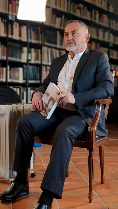 Jesús Sánchez Adalid, sacerdote y escritor, publica 